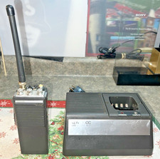 KENWOOD VHF FM Transceiver Model: TK-200 w/KSC-1 Rapid Charger