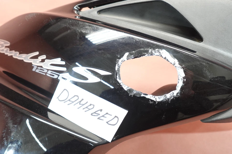 Carenado medio de plástico lado derecho Suzuki Bandit 1250 GSF1250 2007-2016 Foto 2 de 4