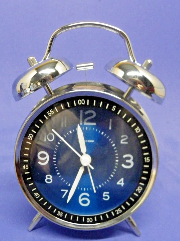 Peakeep Loud Alarm Clock for Heavy Sleepers Adults, Metal 4 Inches Twin Bell - Image 2 of 4