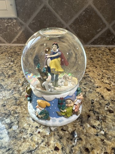 Disney Snow White Enesco Musical Water Globe Xmas Prince Dwarfs Works Holiday - Picture 4 of 5