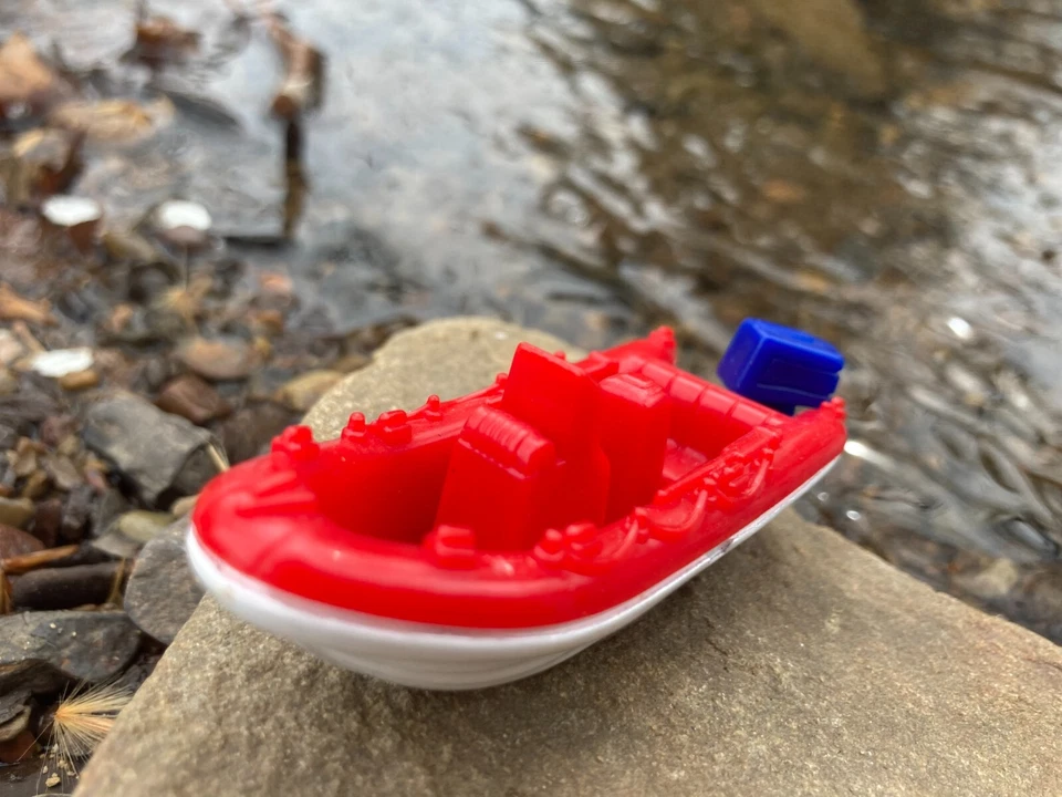 Matchbox Toy Boat White Water Raft Boat Diecast White Red Blue Boys 1:70 Scale - Image 3 of 4