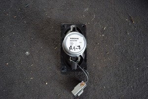 volvo s60 center speaker