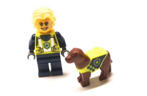 Lego 60419 Pattuglia Prigioniera Elicottero e Barca di Soccorso, Zattera di Fuga, Minifigure di Squalo! - Foto 4 di 10