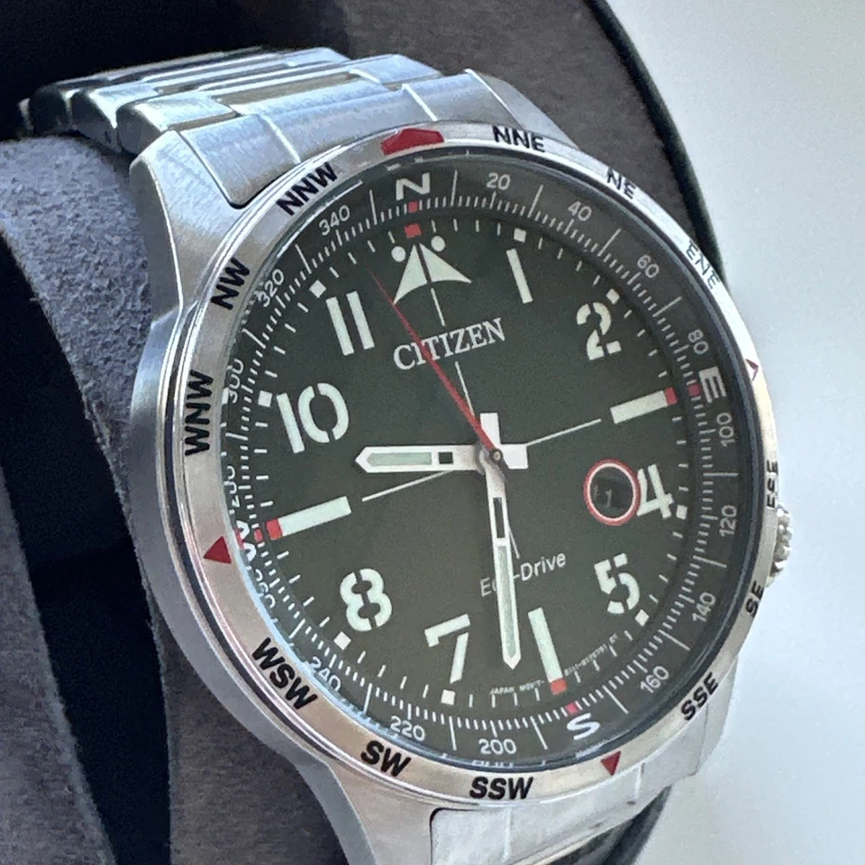 Reloj para hombre Citizen Eco-Drive AVION de acero inoxidable BM7551-50X X precio de venta sugerido por el fabricante $325 Foto 3 de 4