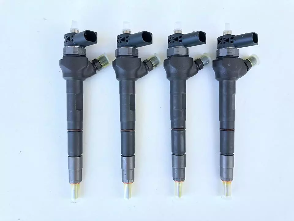 New Bosch Fuel Injectors x4 Audi A3 VW GOLF VII 1.6TDI 0445110477