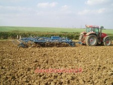 FOTO NACHERNTE ANBAU SAATBETTVORBEREITUNG LÄUFT MIT EINEM KOCKERLING V