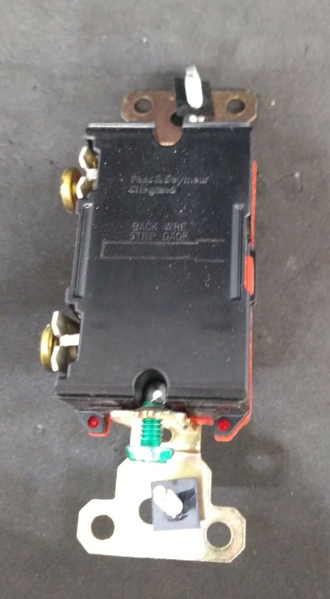 Relè undecal 12V AC per comando quadri a bassa tensione, montaggio su zoccolo Relè undecal 12V AC per comando quadri a bassa tensione, montaggio su zoccolo