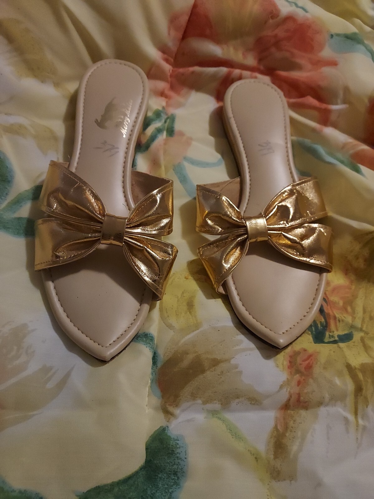 PANTOFOLA D’ORO Pantofole Merry Mules vintage 1960 oro punta aperta scarpe elfo a punta 5 5 ? Vedi misura