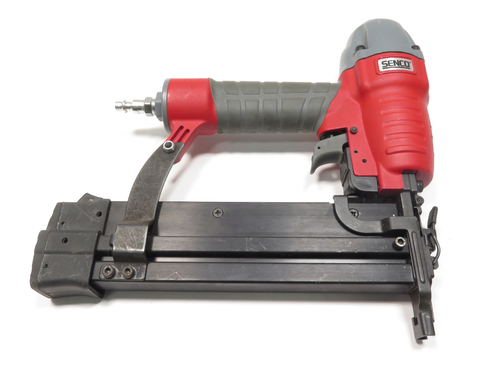 Senco Finish Pro 2n1 18BMg 18-Gauge Pneumatic Brad Nailer 0694