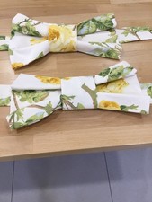 Laura Ashley Vintage fabrycznie nowa zasłona krawat plecy w róże wargi krowie biały / żółty