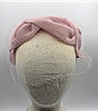 Vtg 1960s Clover Lane Pink Gathered Net Vail Pill Box Fascinator Cocktail Hat