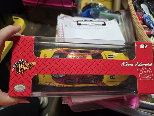 Kevin Harvick #29 Pennzoil / Shell 1:24 Winners Circle Diecast New 2007 - Picture 3 of 3