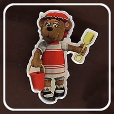 BUTLINS BONNIE BEAR WITH BUCKET AND SPADE METAL  PIN BADGE