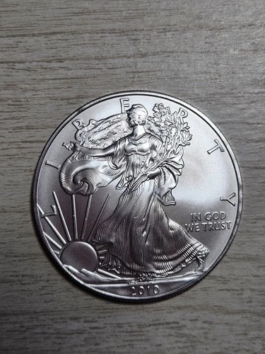 2010 American Silver Eagle 1 oz .999 Fine Silver Dollar Uncirculated