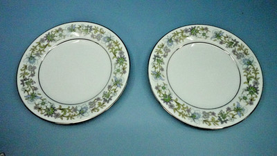 2 8 1/4'' Noritake ''Tradition'' Dessert Plates
