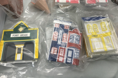 Disneyland ミニチュアモデル　ケース付き DeAGOSTINI Disney My Disneyland Diorama Model Set 1-100 kit no box