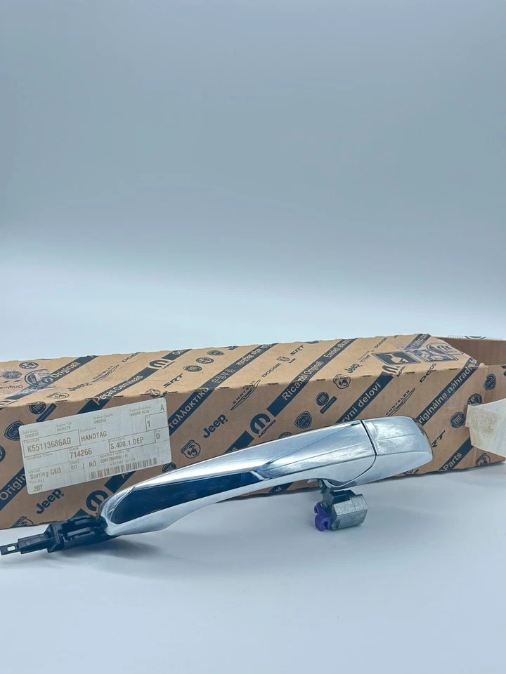 Genuine rear right door handle Jeep Grand Cherokee | K55113686AG - Image 2 of 3