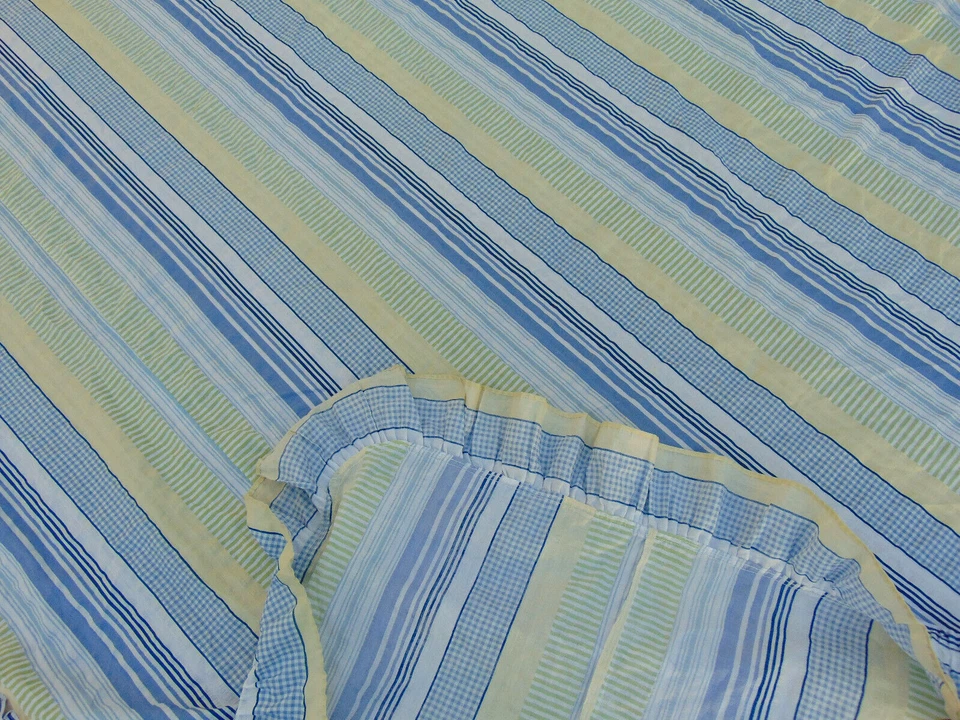 JUEGO COMPLETO COLCHA A RAYAS GINGHAM MULTICOLOR AZUL DOLLY MADISON INC. DE COLECCIÓN Foto 4 de 4