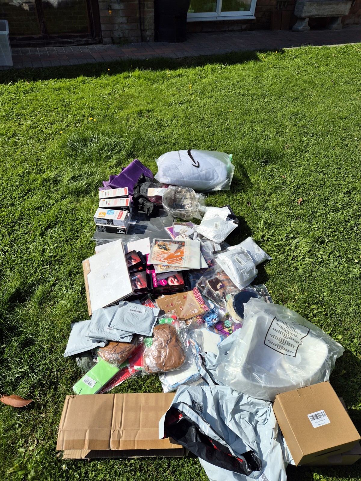 Job Lot Of 50 Mixed Items Great For Bootfair, Table Mats, Table Cloth