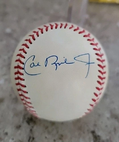 CAL RIPKEN JR.-CAL RIPKEN SR.-BILLY RIPKEN Signed Official Baseball-ORIOLESNOCOA