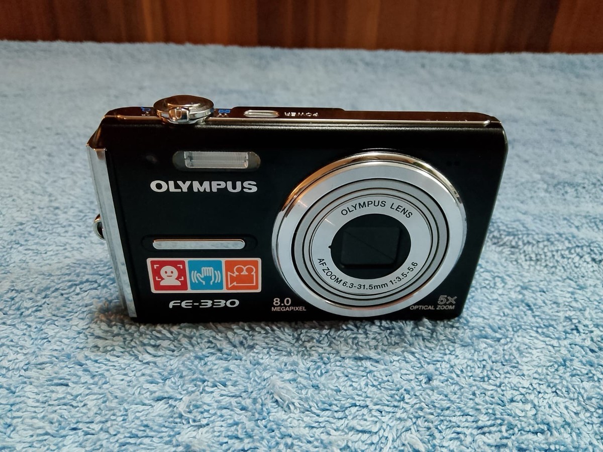 Olympus FE-330 8MP/ 5x Zoom Black Digital Camera + Charger +