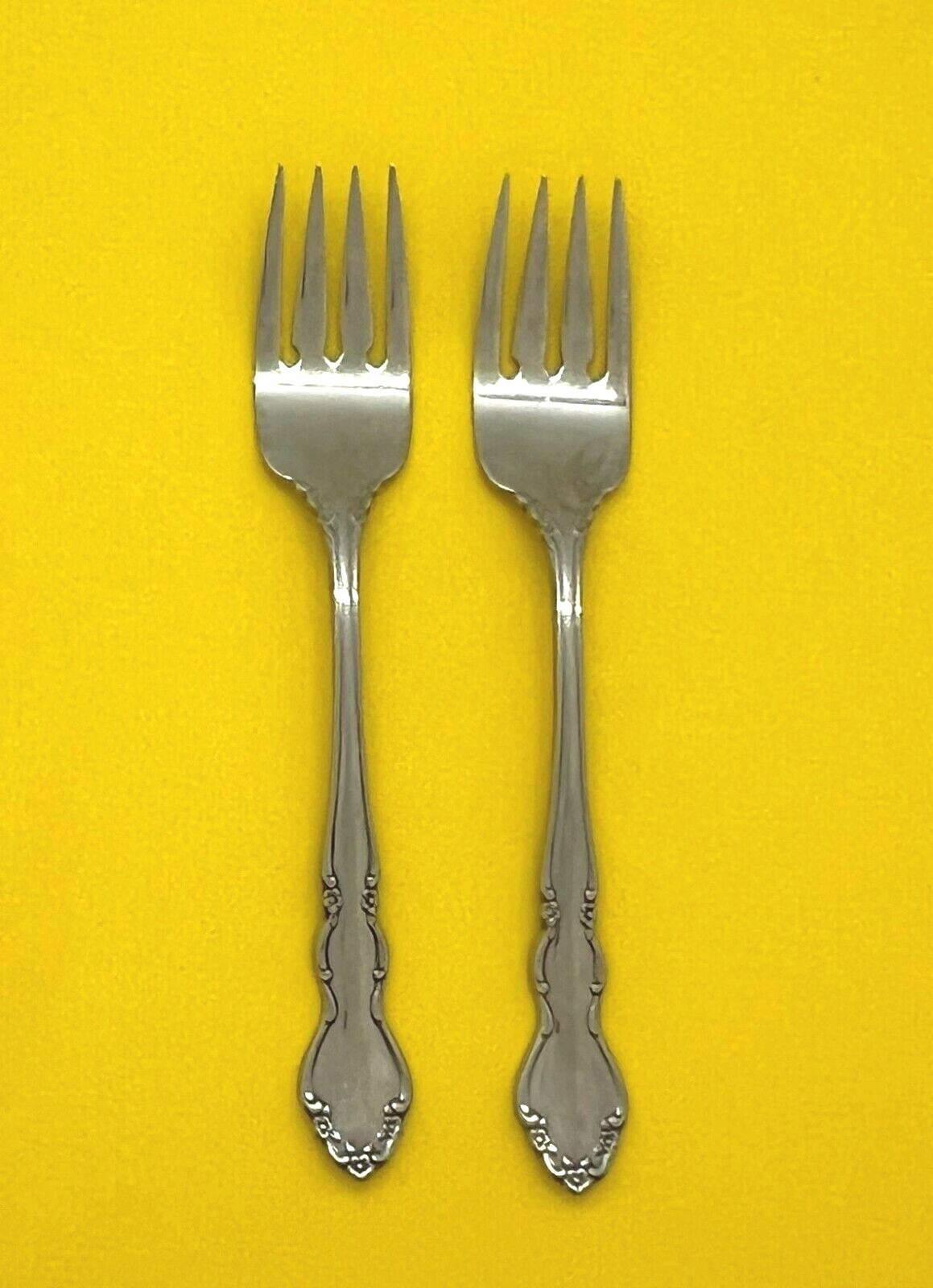 ONEIDA DOVER GLOSSY STAINLESS FLATWARE HEIRLOOM CUBE SINGLES