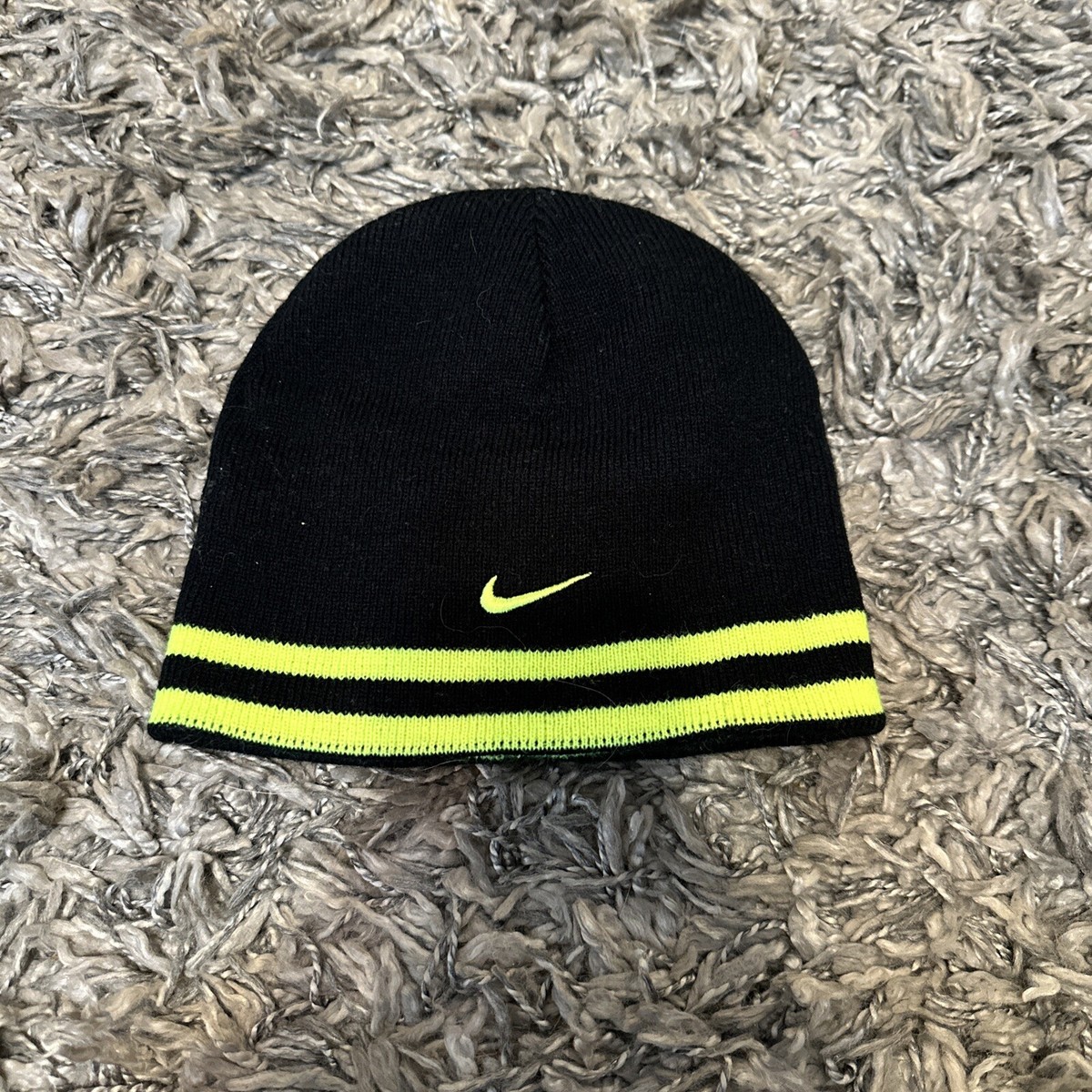NIKE sport Center Swoosh Black Yellow REVERSIBLE Hat Beanie SMALL