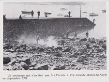 1978 -- CLEANING OF THE COAST BY THE ARMY IN L ILE GRANCE 3G676