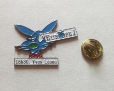 Pin's Europe 1 Radio 16h30 Yves Lecoq Hase blau Pins Pin Badge