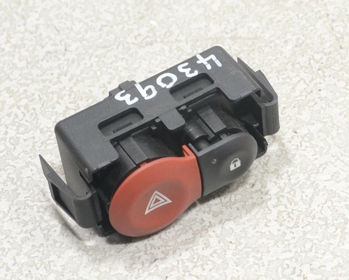RENAULT Clio 3 III BR1N (05-09) Schalter Warnblinker ZV 8200214896 A #43093-B272