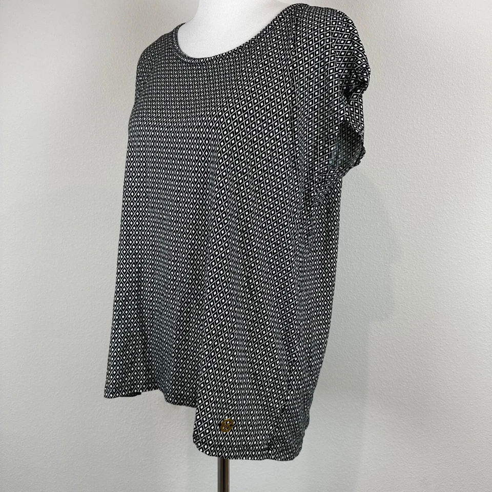 Blusa Michael Kors Feminina Plus Size 1X Malha Logotipo MK, Manga Curta - Imagem 4 de 4