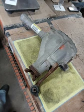 1996-2005 Ford Explorer Front Axle Differential Carrier 3.73 Ratio USED