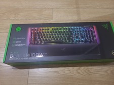 Razer BlackWidow V4 Mechanical Gaming Keyboard RGB Chroma NEW Sealed