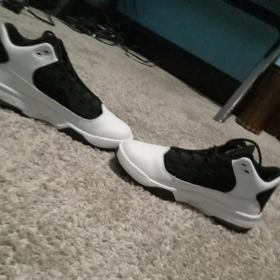 Talla 9 Jordan Max Aura 2 Foto 2 de 4