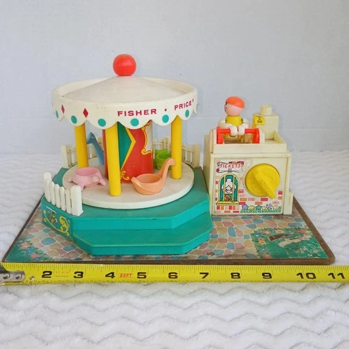 Fisher Price Vintage 1972 Carousel Merry Go Round Working Little People Musical