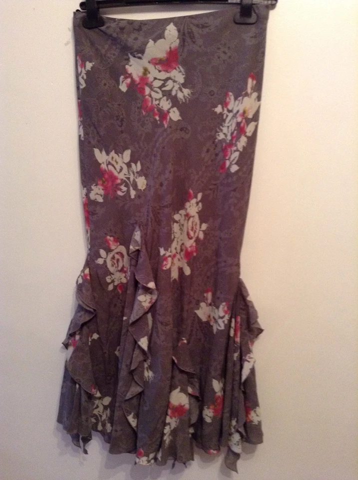 New Paul Costelloe Collection UK Size 10 Floral Grey Multi Frill Skirt (6 US) - Image 4 of 4