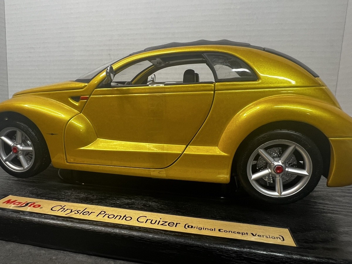 Maisto Chrysler Pronto Cruizer OCV Diecast Metal Display Model