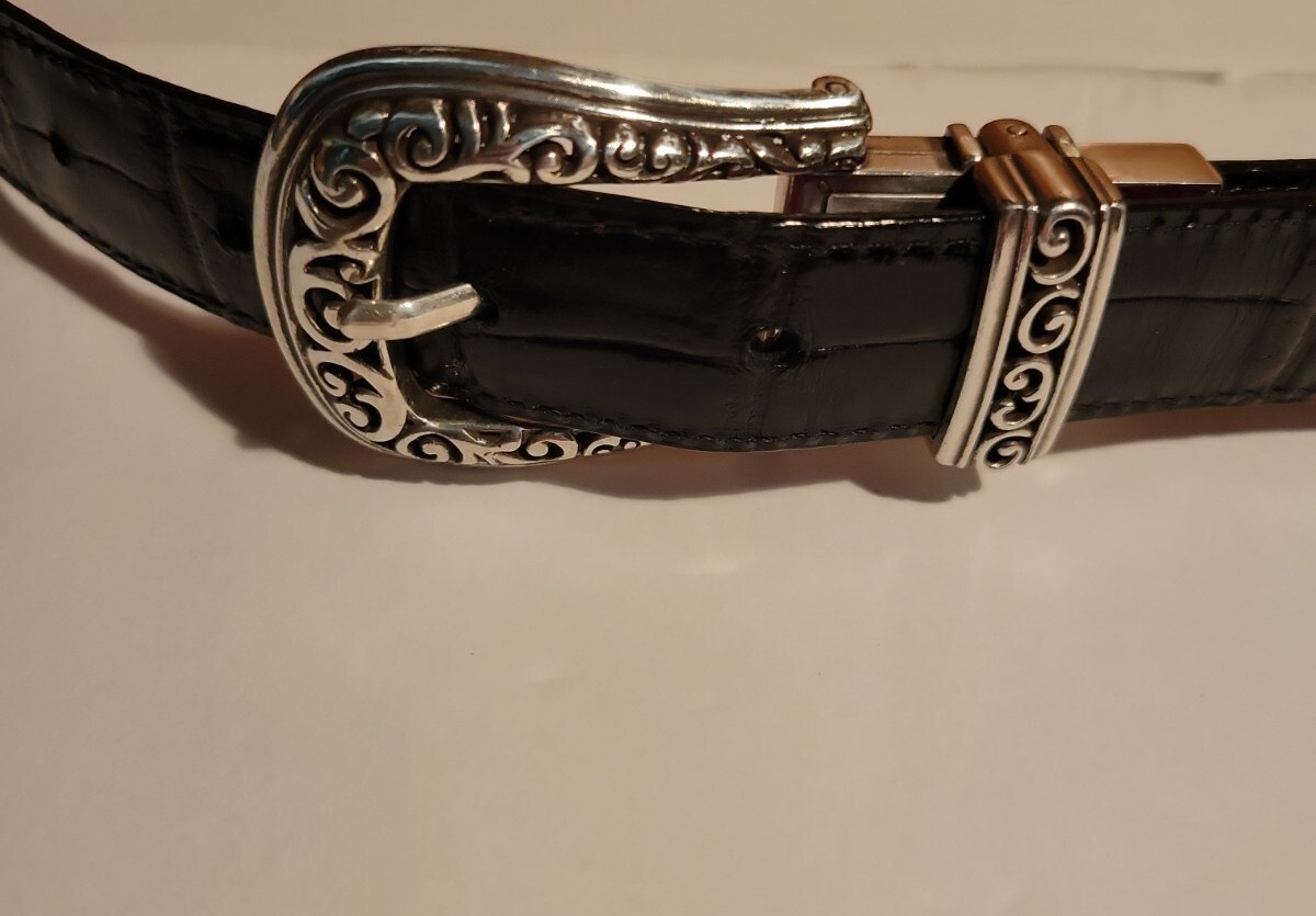 Womens reversable leather belt from burgundy to black… Gem