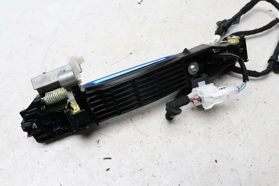 Abarth 124 Spider 2016 Exterior Door Handle LHS J145 - Image 3 of 3