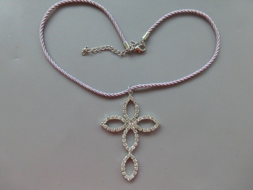 Collier Fantaisie Croix Avec Perles En Verre - 45 Cm Réglable - 23 G - Occasion