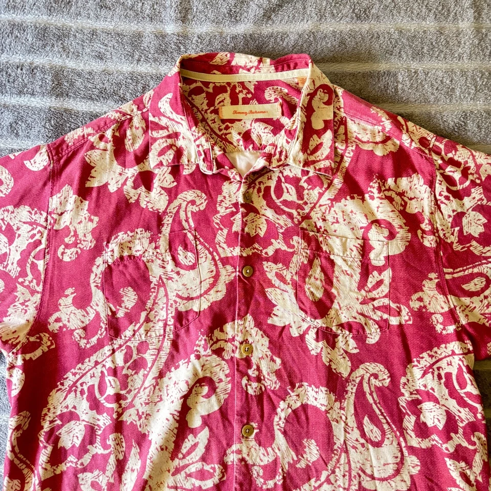 Camisa Tommy Bahama Para Hombres XL Roja Abotonada Cachemira Floral Campamento 100% Seda Foto 2 de 4