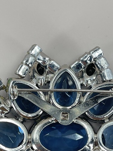 Brooch Pin Large Teardrop Blue Crystal Rhinestones silver tone 2-3/4" - Picture 19 of 23