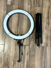 Neewer ring light 18 inch with stand, black, good condition
