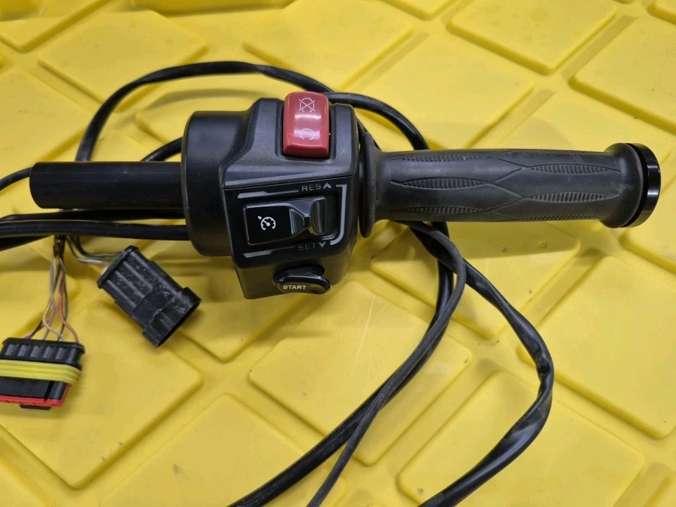 Can-Am Spyder RT 2012 interruptor derecho control del acelerador manillar control de crucero Foto 2 de 3