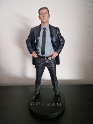 DC Collectibles Resin Statue James Gordon Gotham Serie Batman 1/6 Mit Ovp