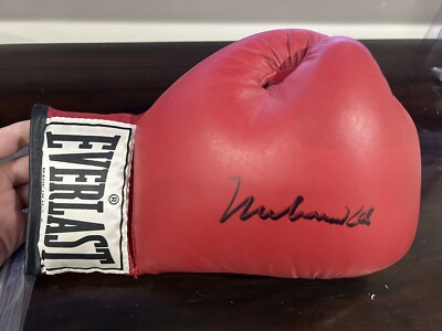 Muhammad Ali Signed Everlast Boxing Glove PSA/DNA COA Autograph
