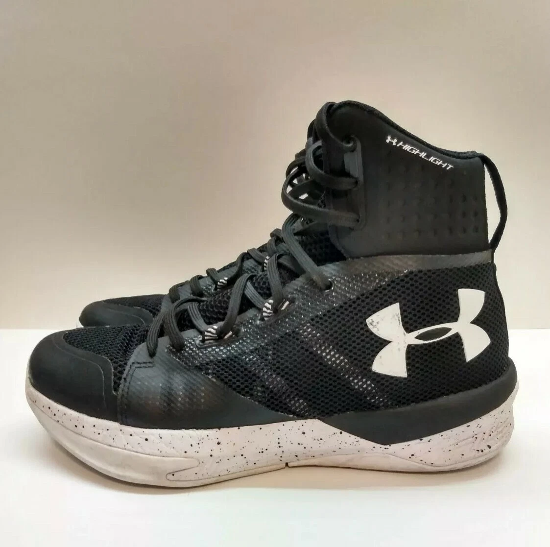Under Armour Highlight Ace Women s Basketball shoes Black 1290205 010 Size 7
