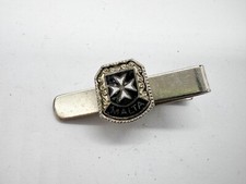 VINTAGE MALTA ENAMEL SOUVENIR GENTS TIE CLASP BAR CLIP TIECLIP
