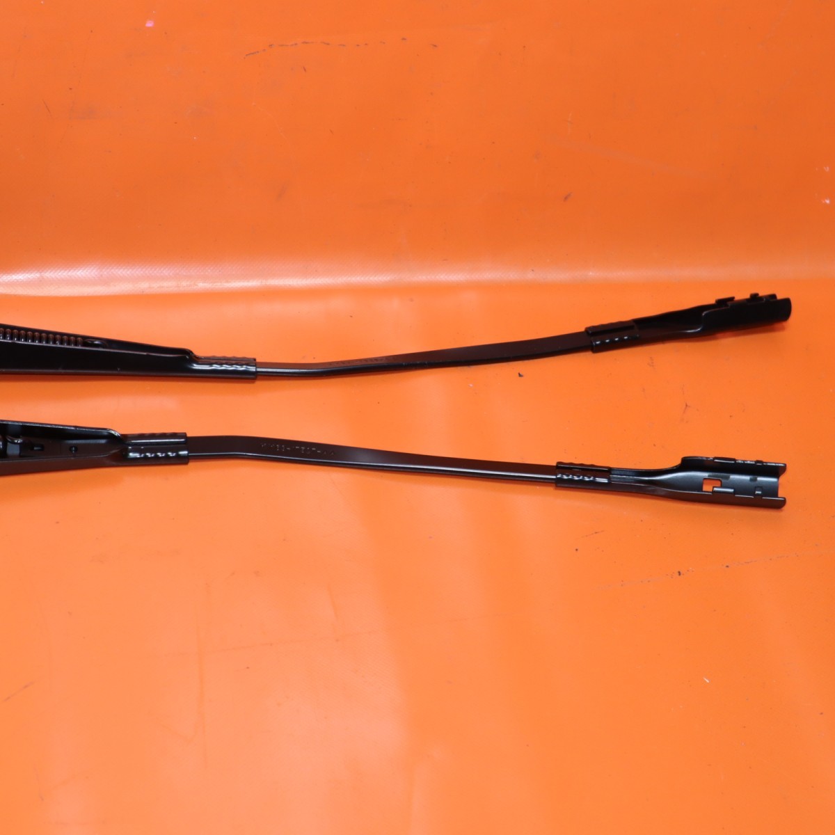 ASTON MARTIN VANTAGE WIPER ARM WINDSHIELD 2018 2019 2020 KY63-17527-AA OEM