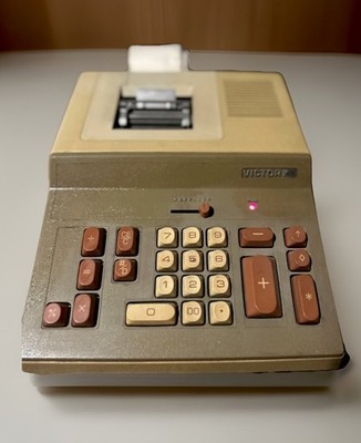 Vintage Victor Adding Machine Printing Calculator Model 605 Retro